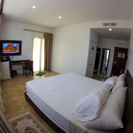 Trajan Hotel Timgad Екстериор снимка