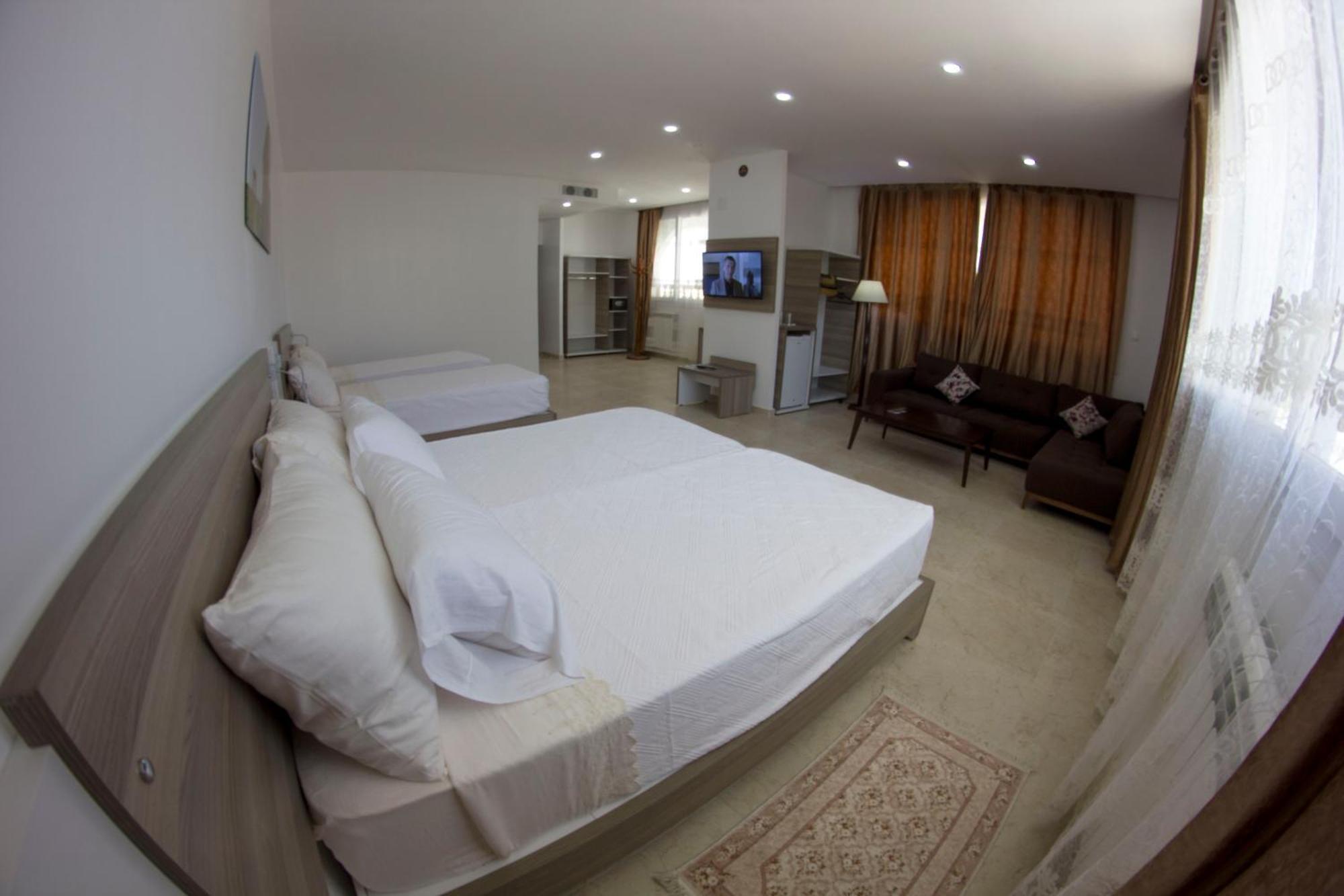 Trajan Hotel Timgad Екстериор снимка