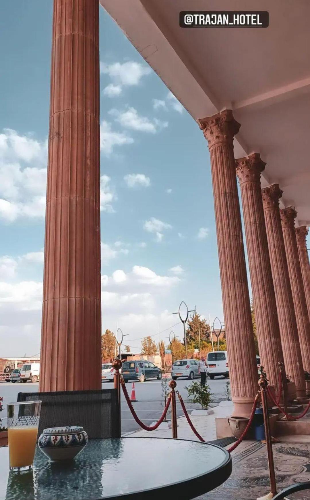 Trajan Hotel Timgad Екстериор снимка